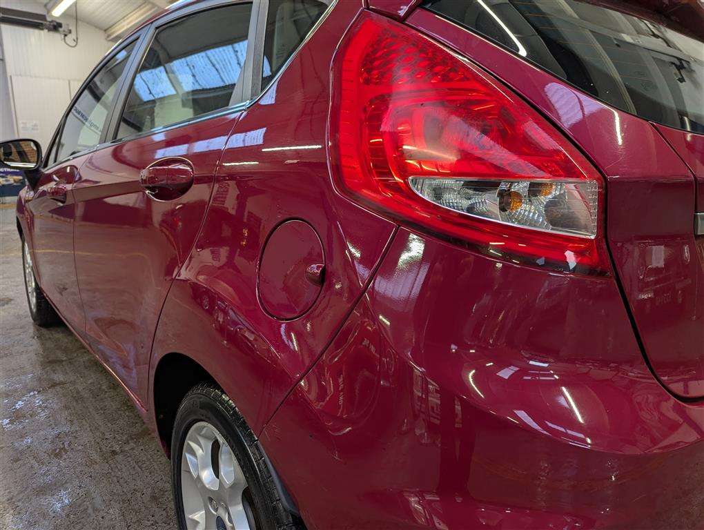 <p>2012 FORD FIESTA ZETEC</p>