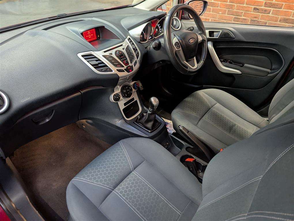 <p>2012 FORD FIESTA ZETEC</p>