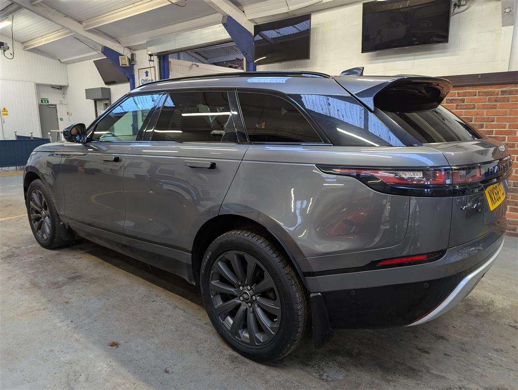 <p>2018 LAND ROVER R ROVER VELAR R-DYN SE D1</p>