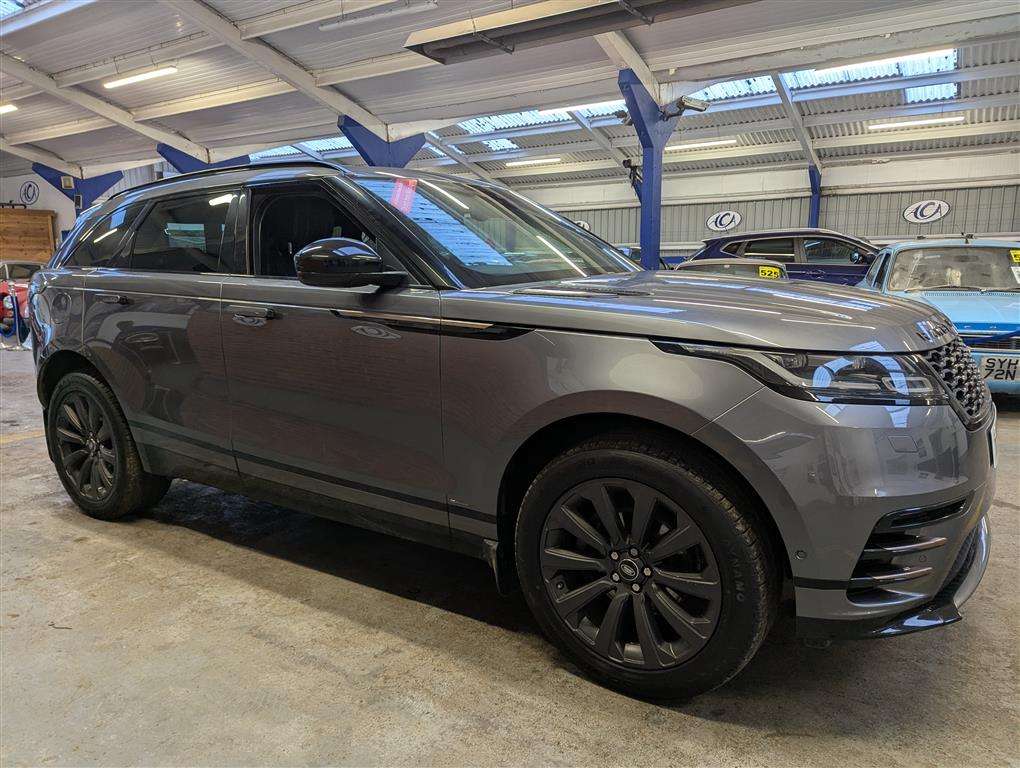 <p>2018 LAND ROVER R ROVER VELAR R-DYN SE D1</p>