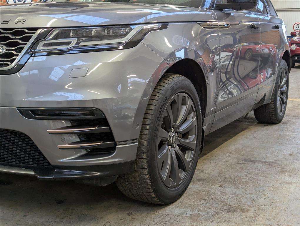 <p>2018 LAND ROVER R ROVER VELAR R-DYN SE D1</p>