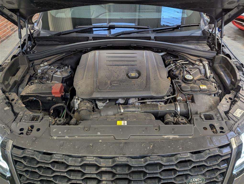 <p>2018 LAND ROVER R ROVER VELAR R-DYN SE D1</p>