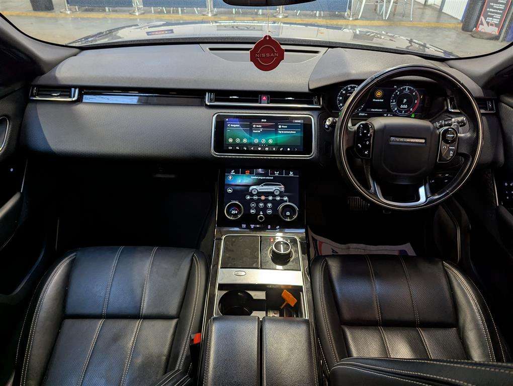<p>2018 LAND ROVER R ROVER VELAR R-DYN SE D1</p>