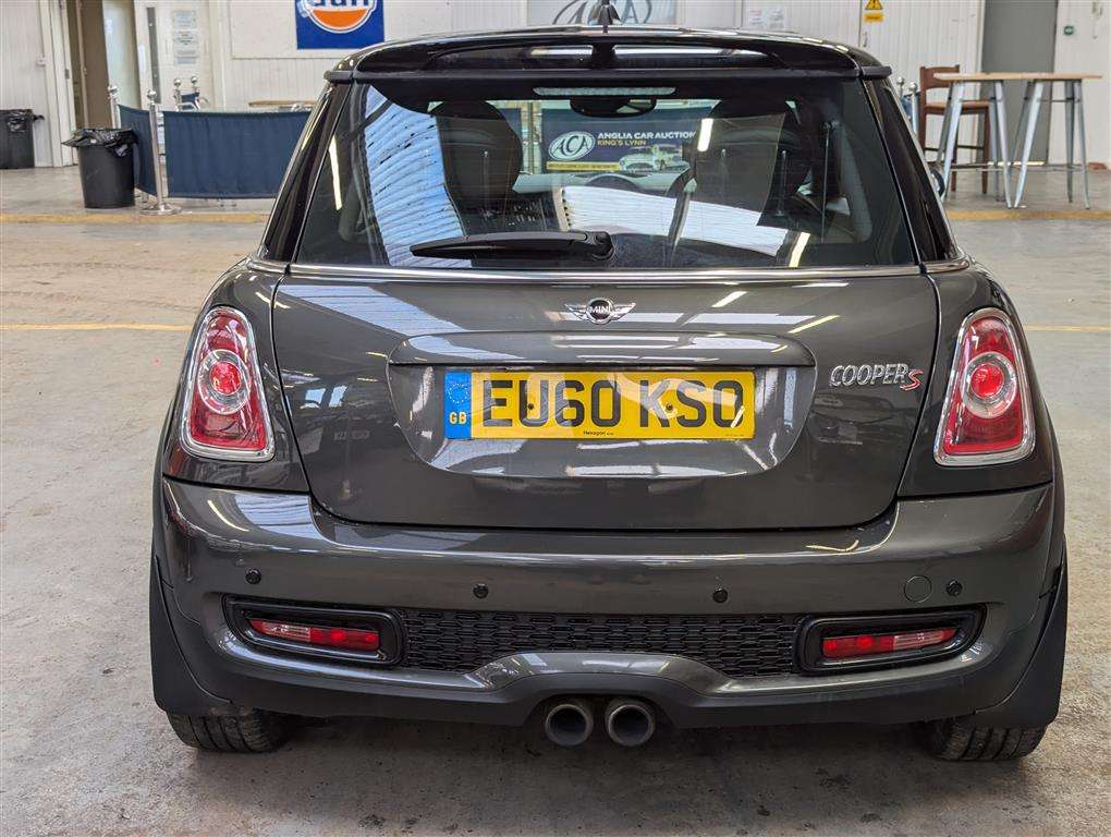 <p>2010 MINI COOPER S</p>