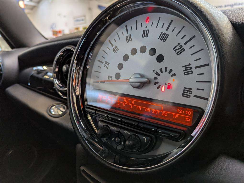 <p>2010 MINI COOPER S</p>
