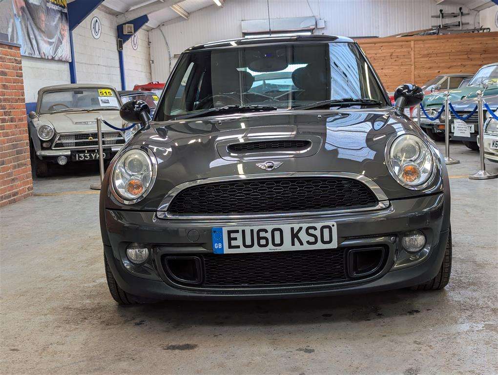 <p>2010 MINI COOPER S</p>