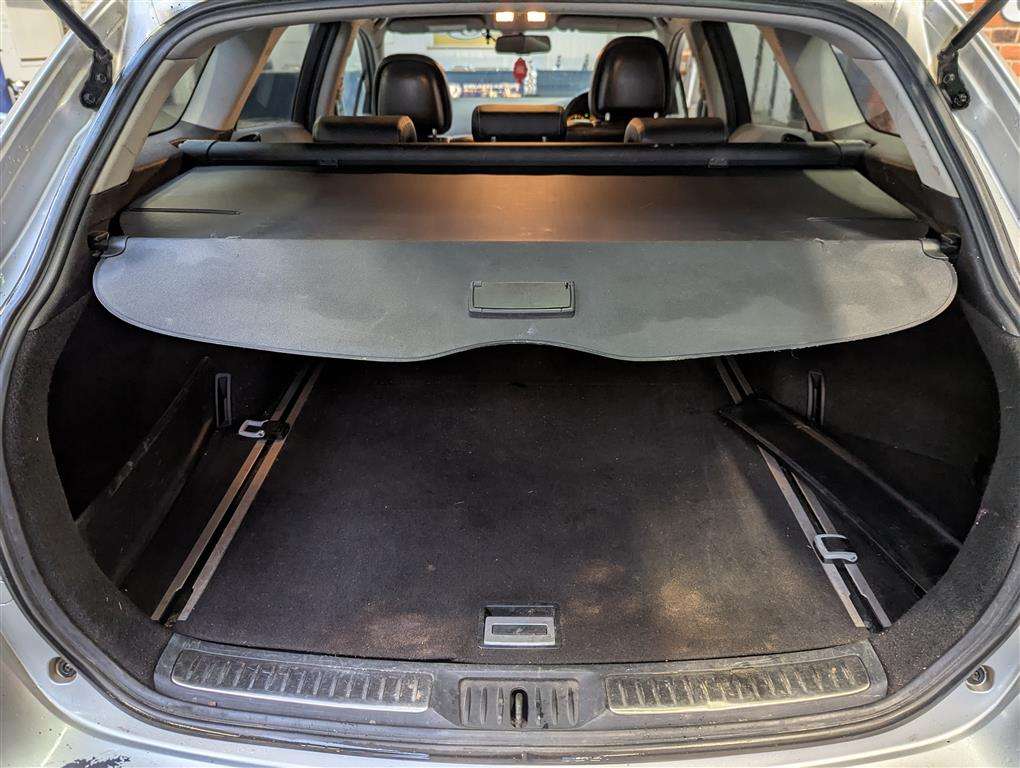 <p>2009 TOYOTA AVENSIS T4 D-4D</p>
