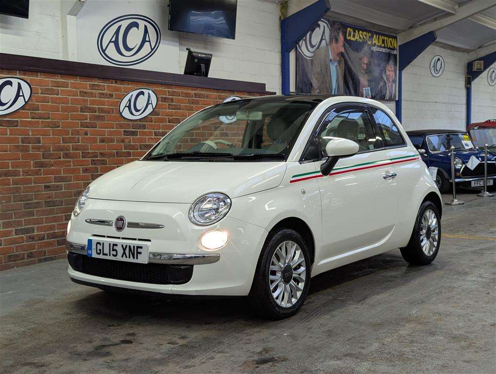 <p>2015 FIAT 500 LOUNGE</p>