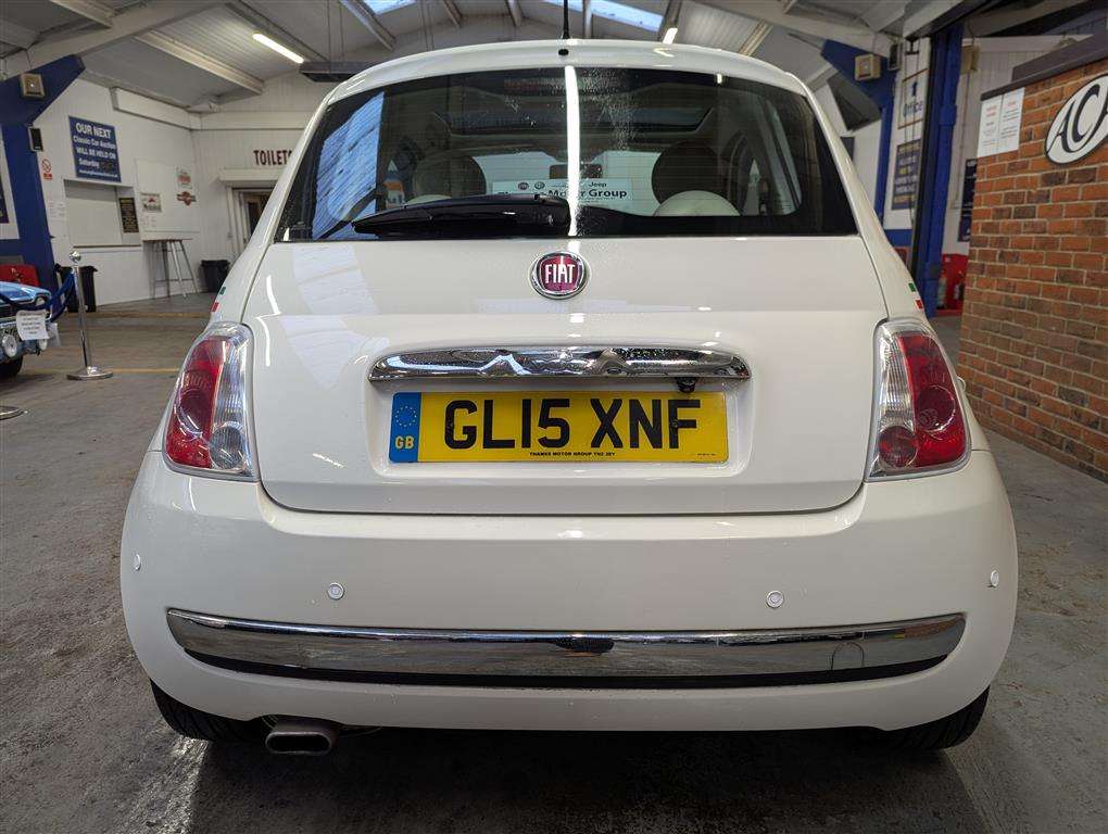 <p>2015 FIAT 500 LOUNGE</p>
