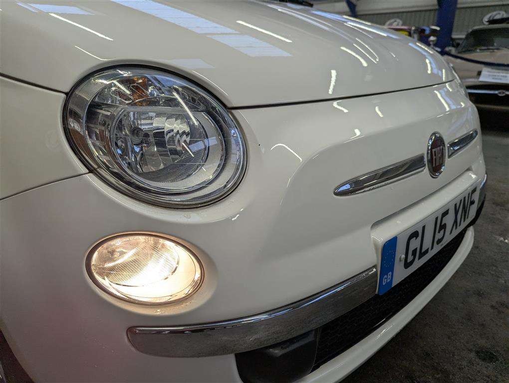 <p>2015 FIAT 500 LOUNGE</p>