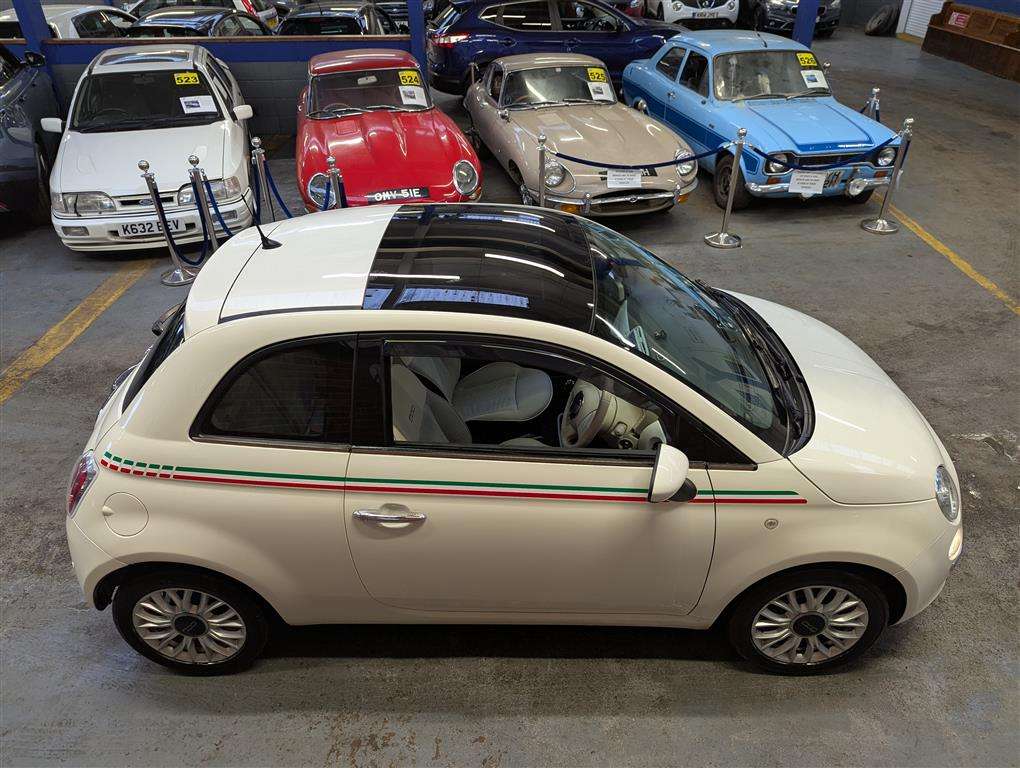 <p>2015 FIAT 500 LOUNGE</p>