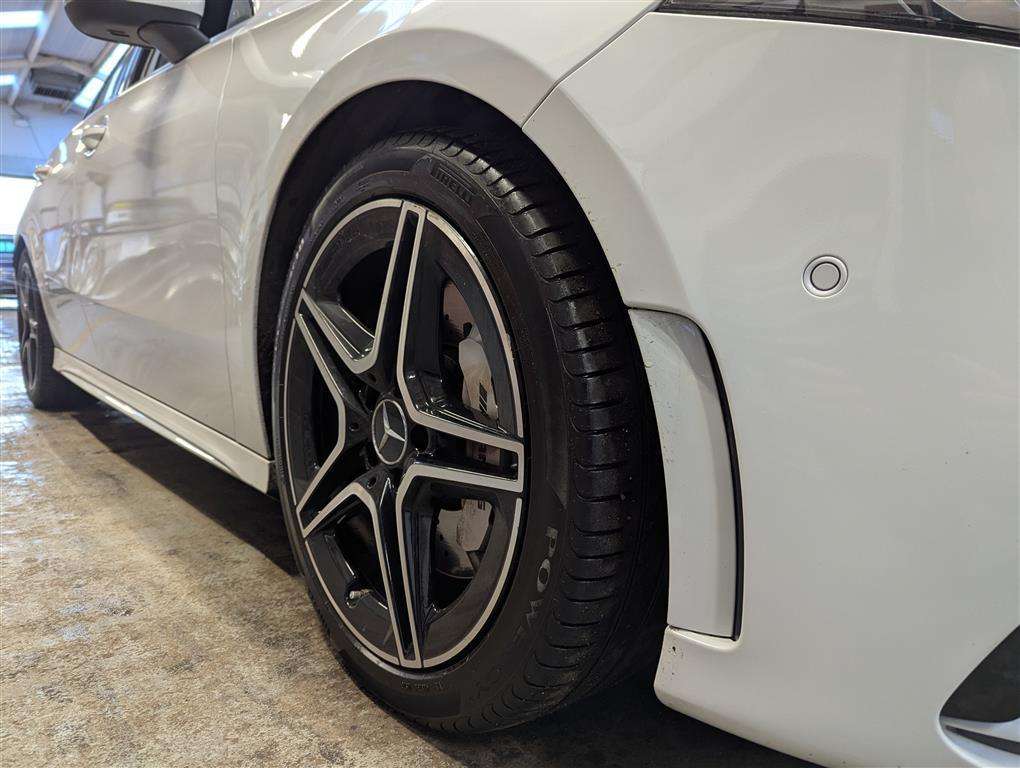 <p>2019 MERCEDES-BENZ AMG A 35 4MATIC PREMIUM +</p>