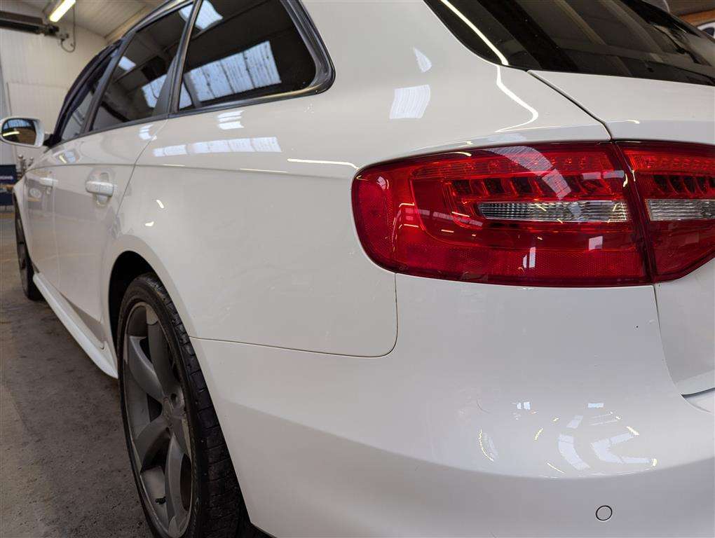 <p>2013 AUDI A4 S LINE BLACK EDT TDI Q</p>