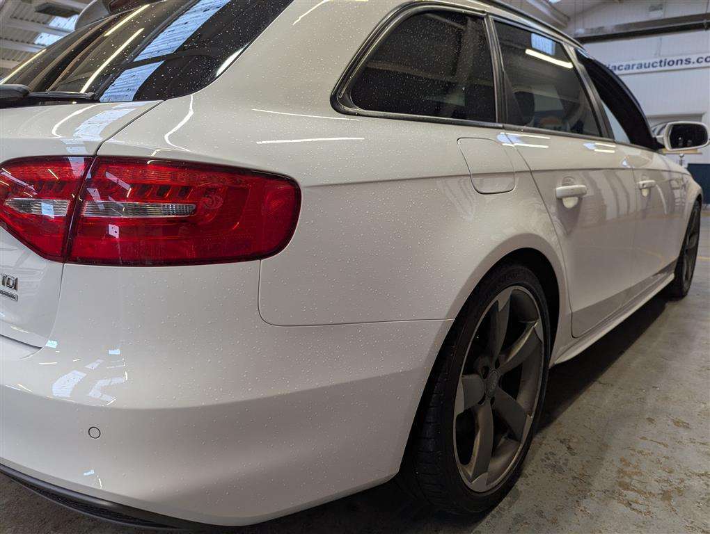 <p>2013 AUDI A4 S LINE BLACK EDT TDI Q</p>