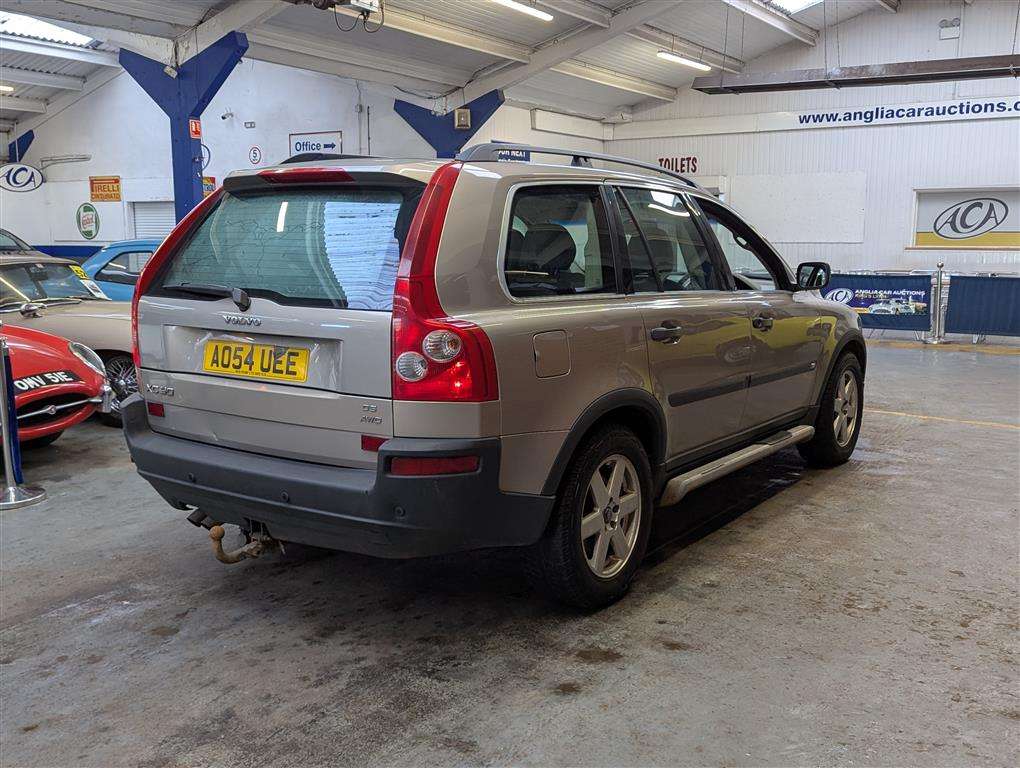 <p>2004 VOLVO XC 90 D5 S AWD SEMI-AUTO</p>
