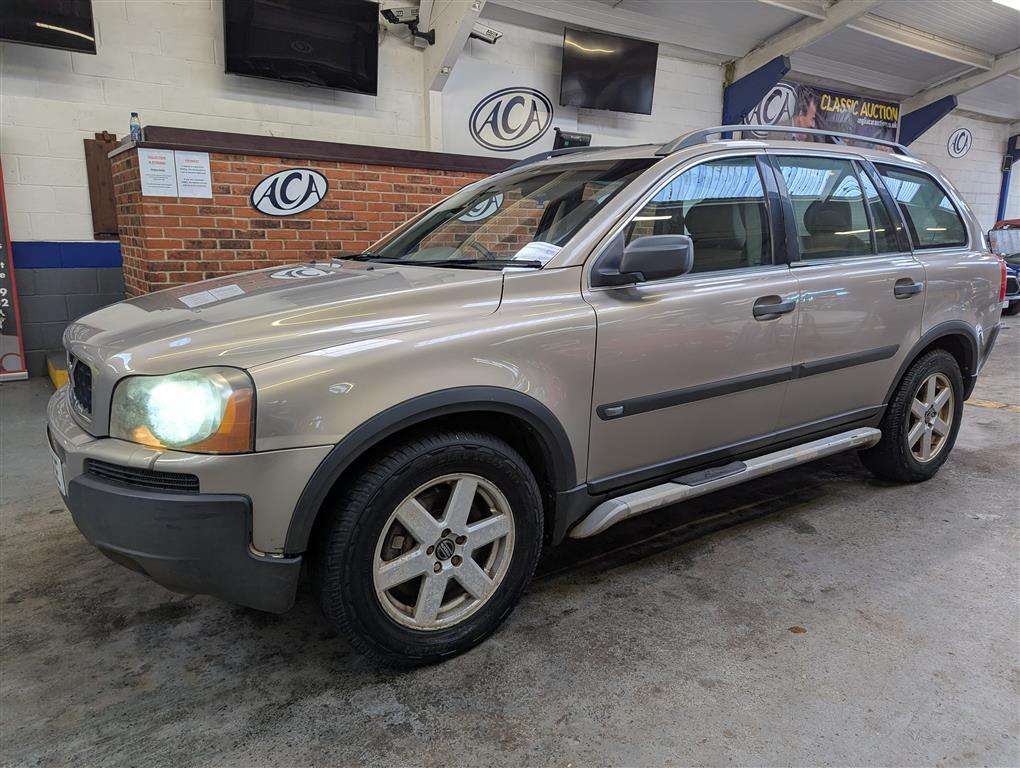 <p>2004 VOLVO XC 90 D5 S AWD SEMI-AUTO</p>