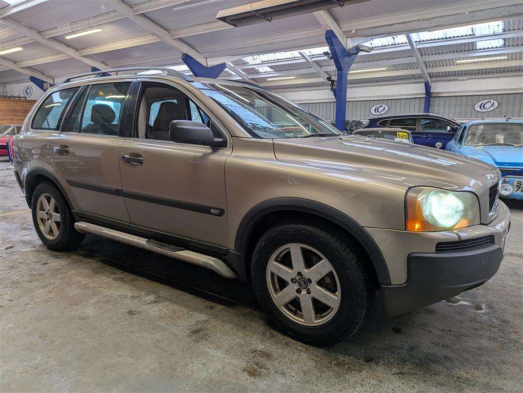 <p>2004 VOLVO XC 90 D5 S AWD SEMI-AUTO</p>