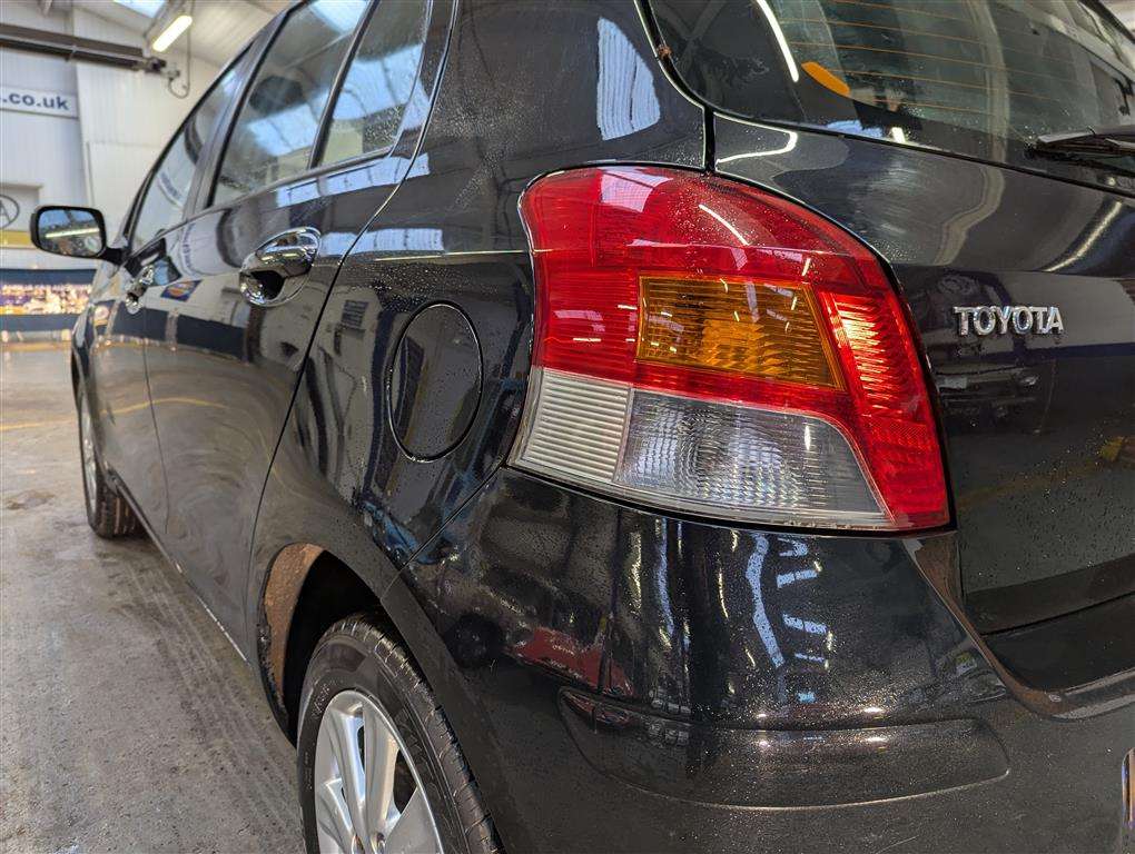 <p>2009 TOYOTA YARIS **SOLD</p>