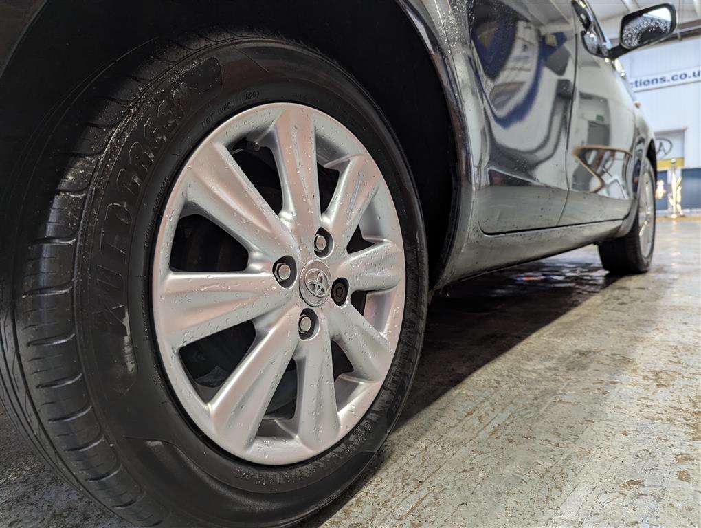 <p>2009 TOYOTA YARIS **SOLD</p>