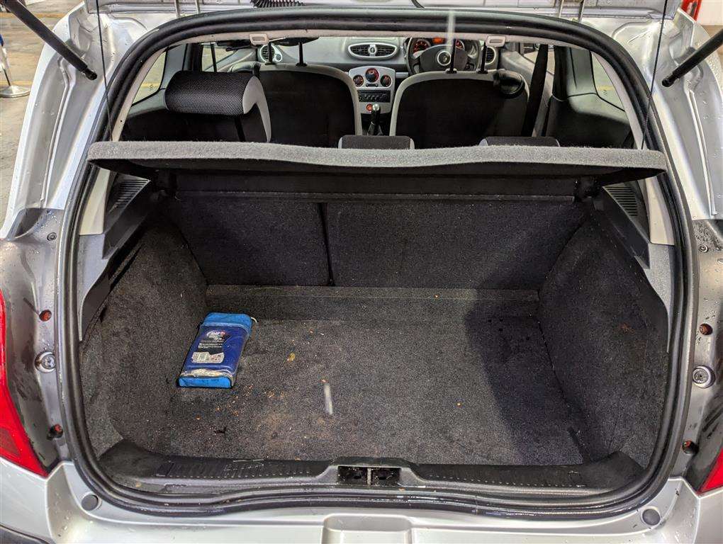 <p>2008 RENAULT CLIO RIP CURL 2 DCI</p>