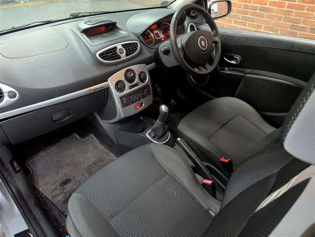 <p>2008 RENAULT CLIO RIP CURL 2 DCI</p>
