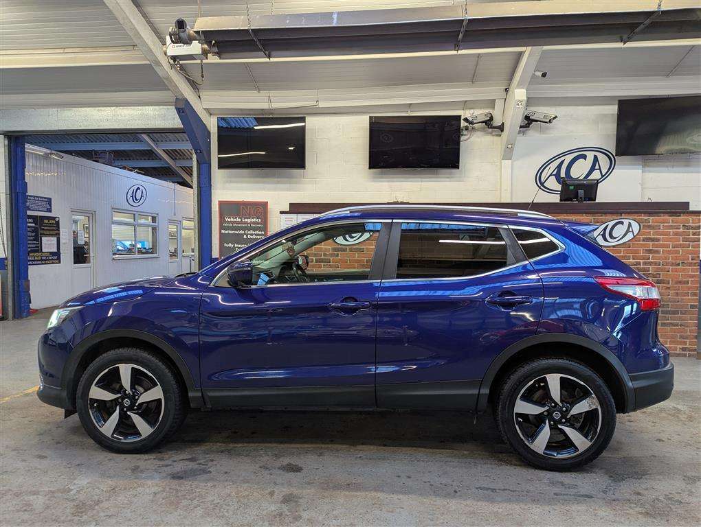 <p>2015 NISSAN QASHQAI N-TEC + DCI</p>