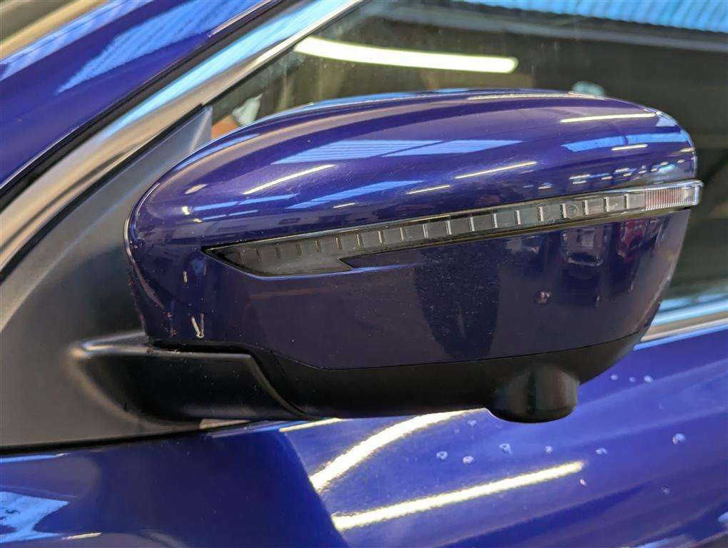 <p>2015 NISSAN QASHQAI N-TEC + DCI</p>