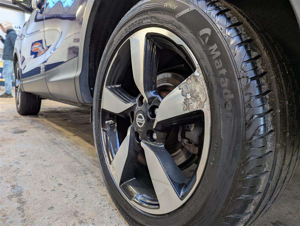 <p>2015 NISSAN QASHQAI N-TEC + DCI</p>