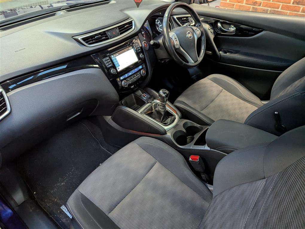 <p>2015 NISSAN QASHQAI N-TEC + DCI</p>