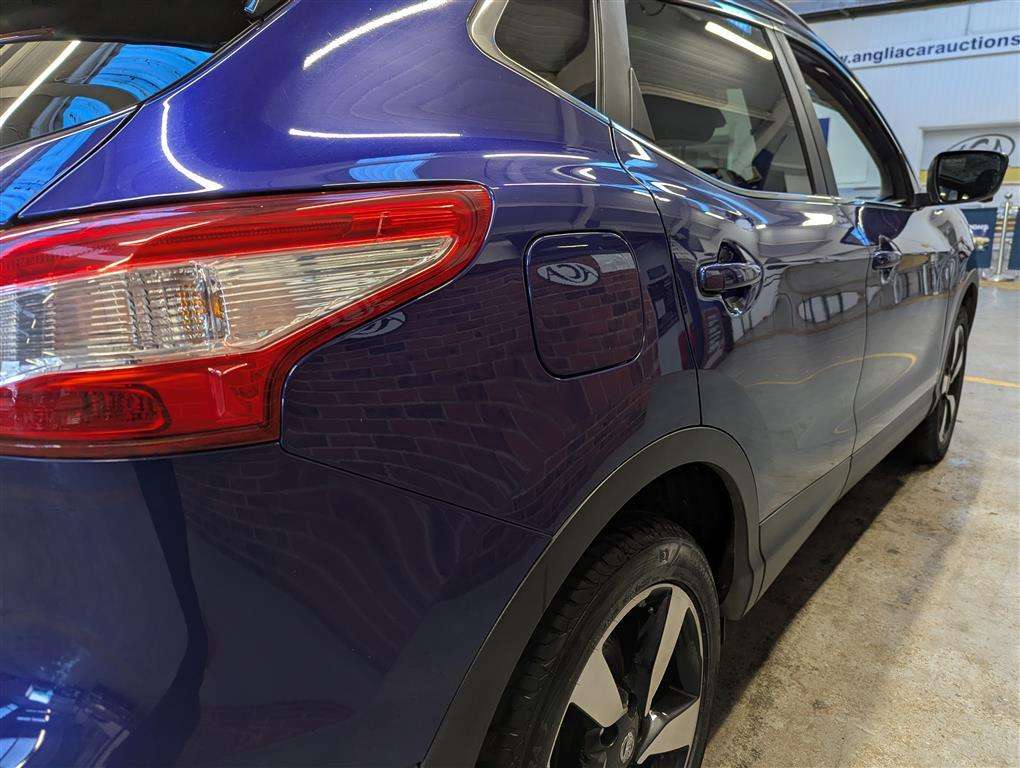 <p>2015 NISSAN QASHQAI N-TEC + DCI</p>