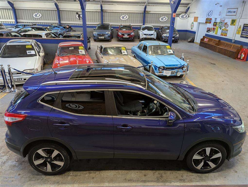 <p>2015 NISSAN QASHQAI N-TEC + DCI</p>