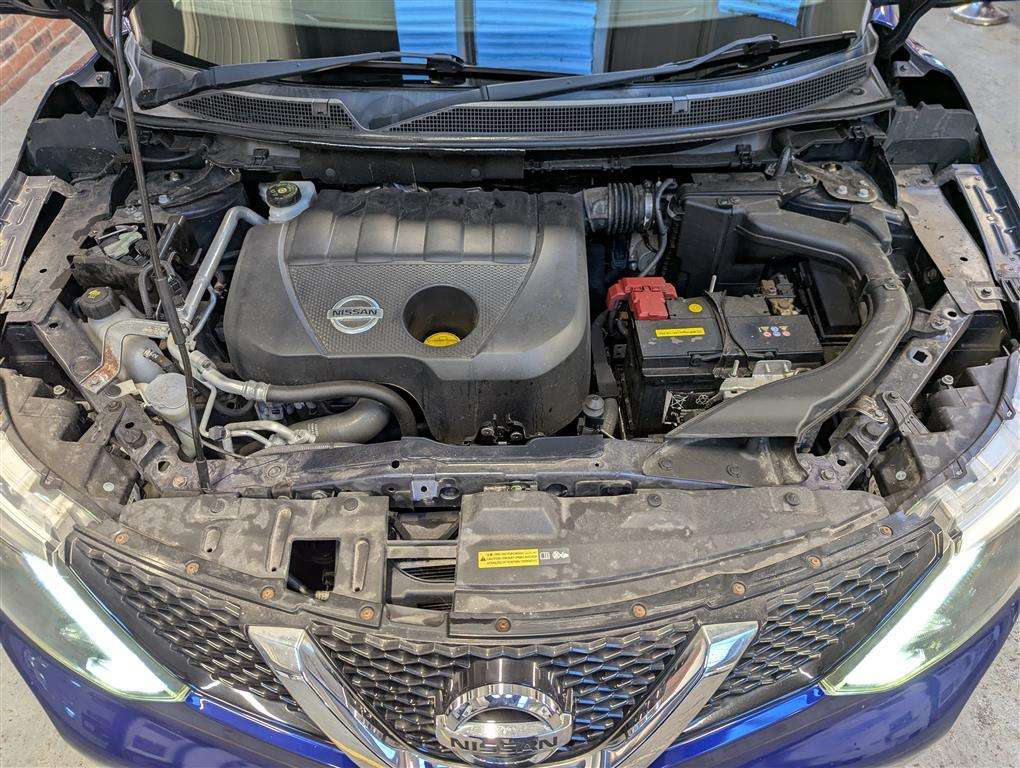 <p>2015 NISSAN QASHQAI N-TEC + DCI</p>