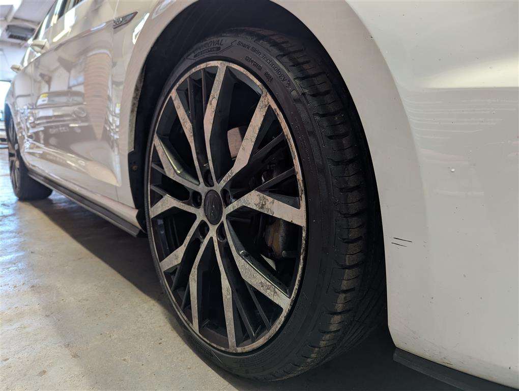<p>2014 VOLKSWAGEN GOLF GTD</p>