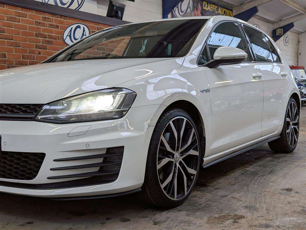 <p>2014 VOLKSWAGEN GOLF GTD</p>