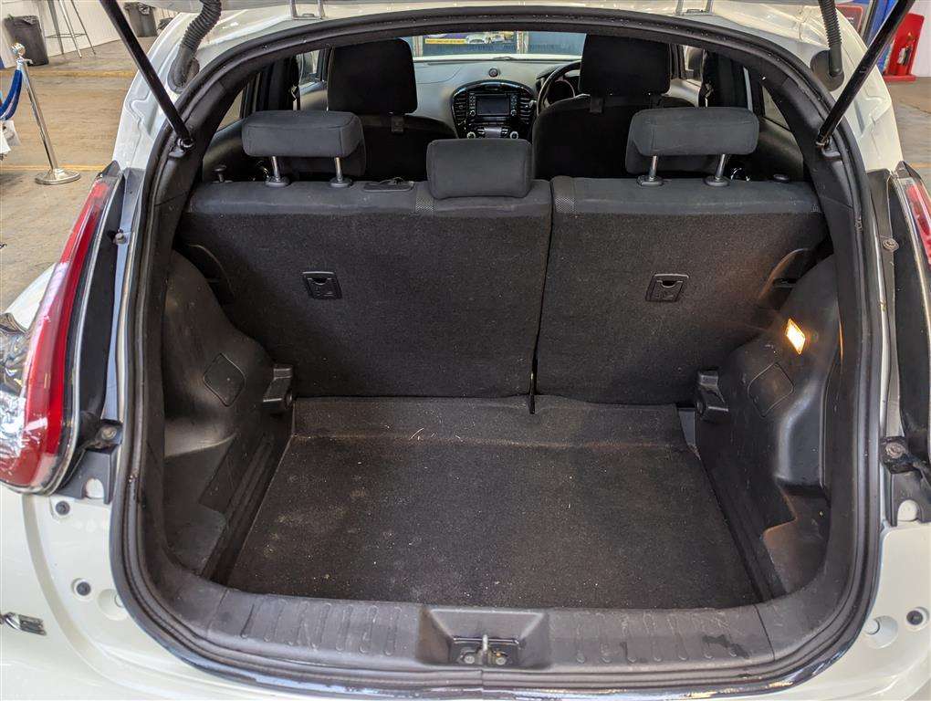 <p>2015 NISSAN JUKE ACENTA PREMIUM DCI</p>