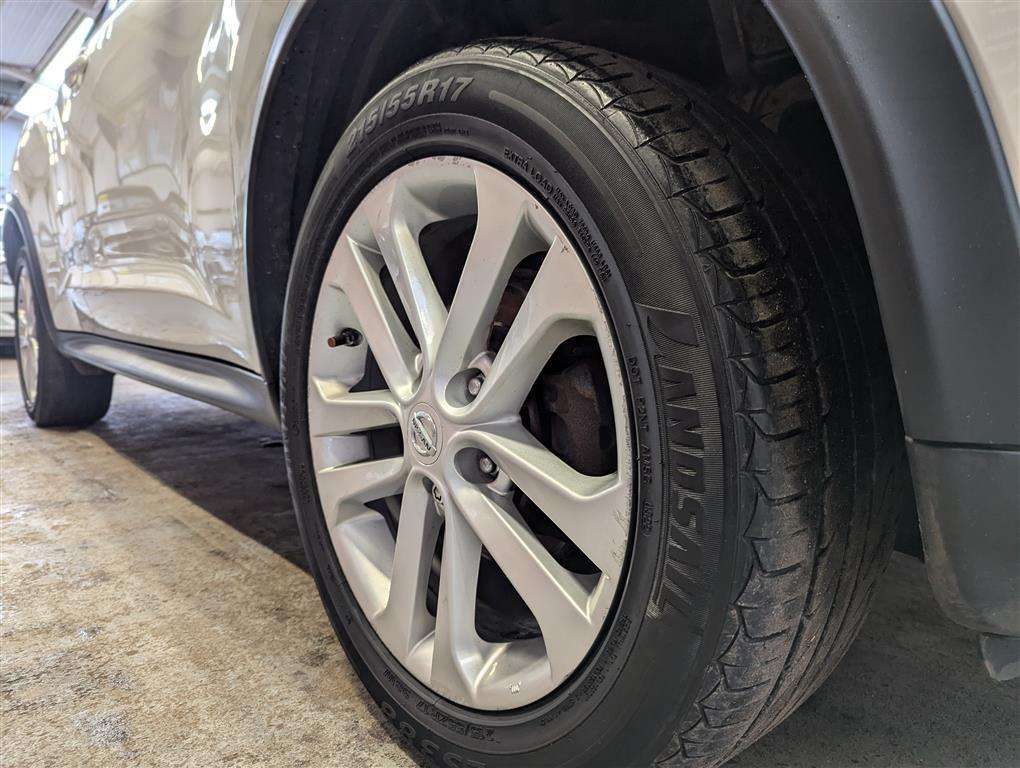 <p>2015 NISSAN JUKE ACENTA PREMIUM DCI</p>