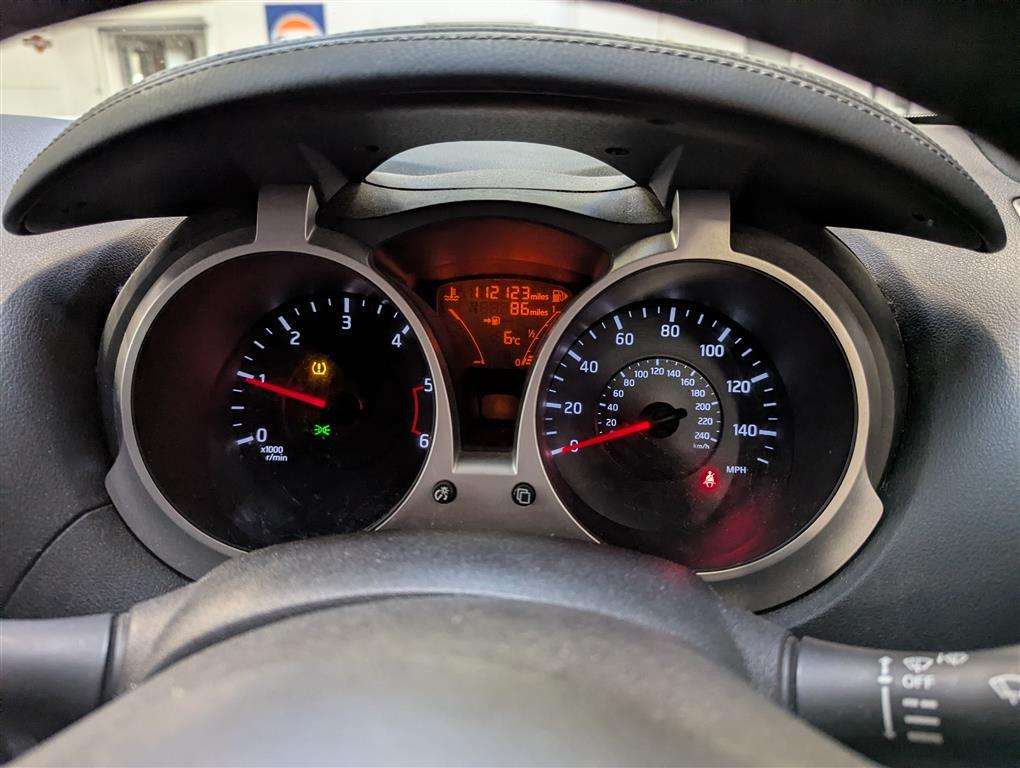 <p>2015 NISSAN JUKE ACENTA PREMIUM DCI</p>