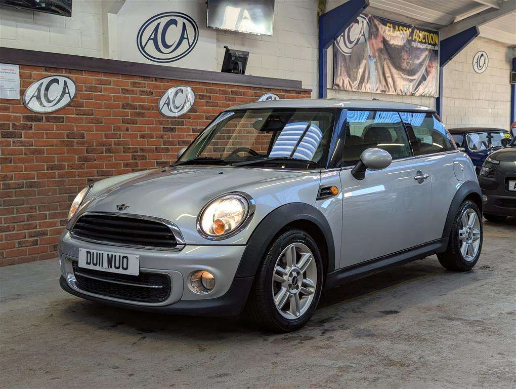 <p>2011 MINI COOPER D</p>
