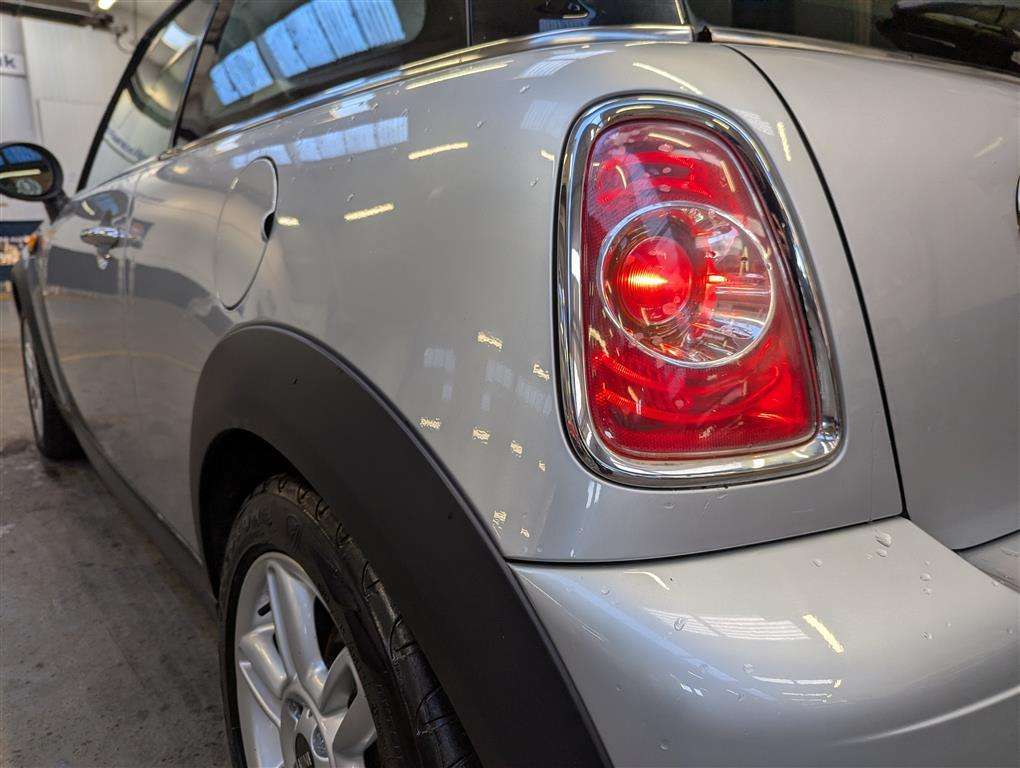 <p>2011 MINI COOPER D</p>