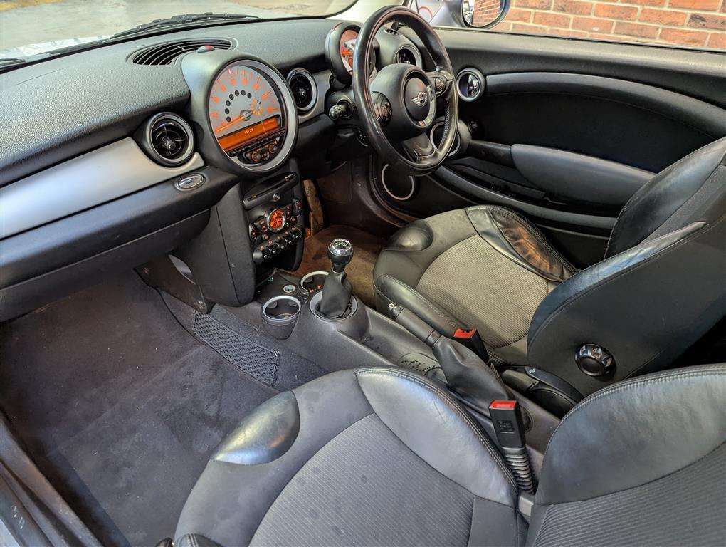 <p>2011 MINI COOPER D</p>