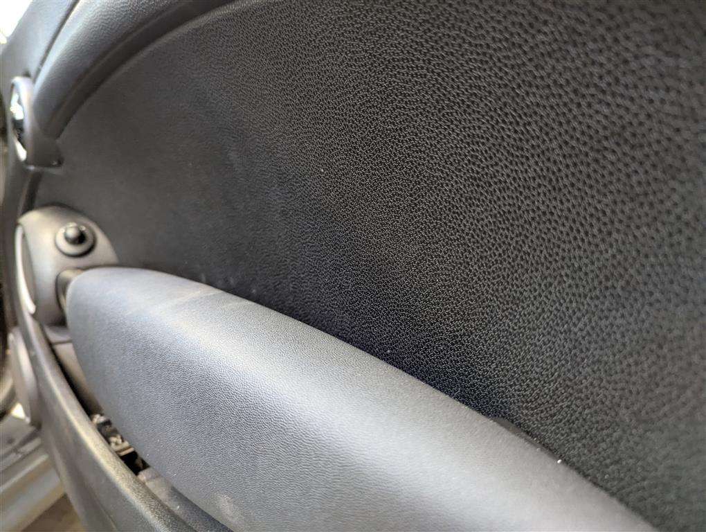 <p>2011 MINI COOPER D</p>