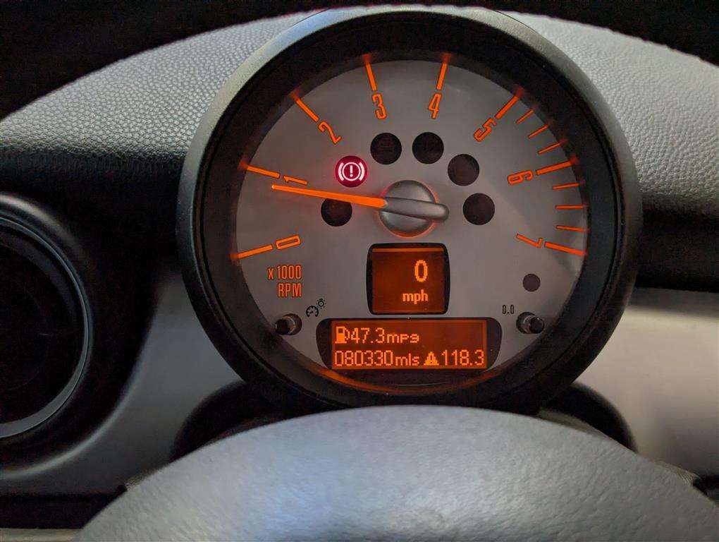 <p>2011 MINI COOPER D</p>
