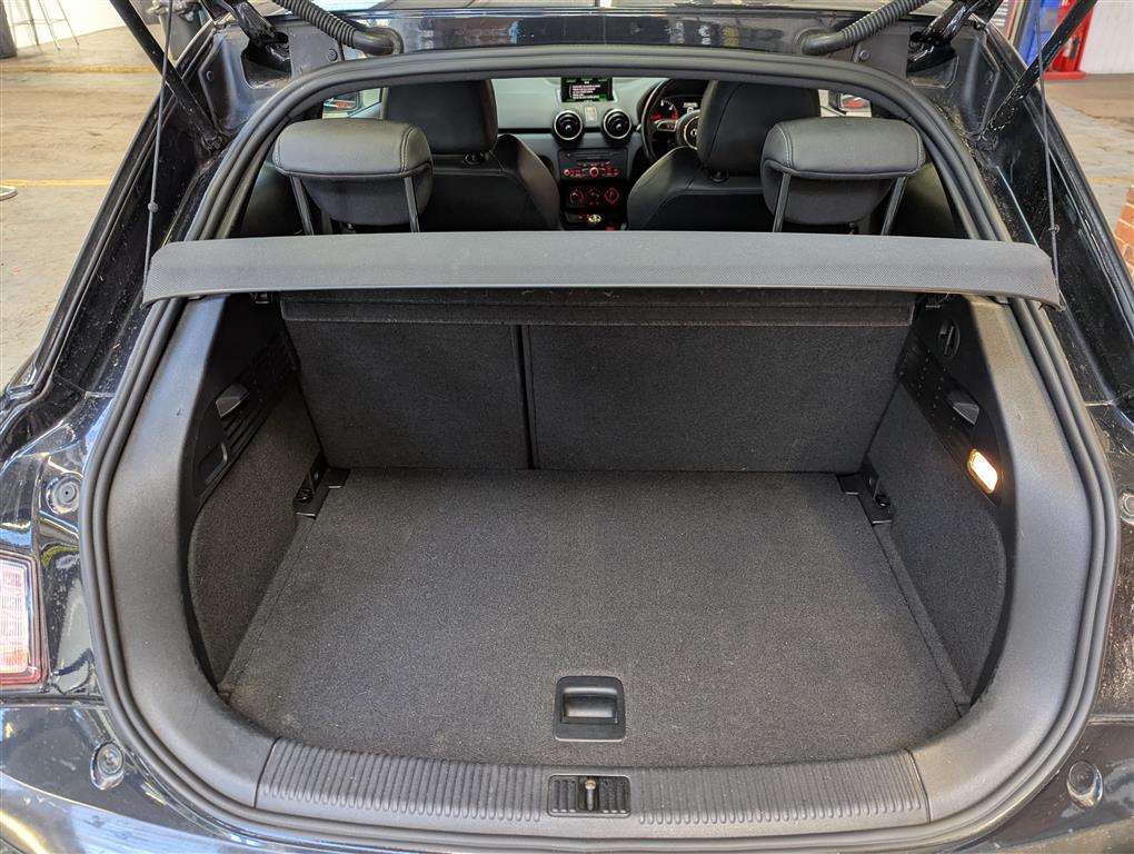 <p>2011 AUDI A1 S LINE TDI</p>