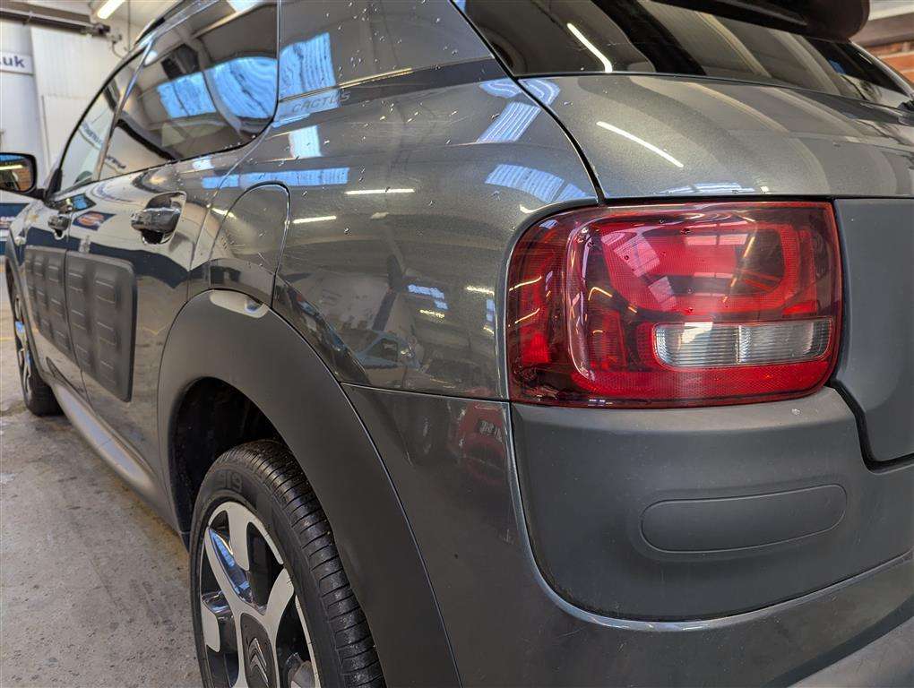 <p>2015 CITROEN C4 CACTUS FLAIR BLUEHDI</p>