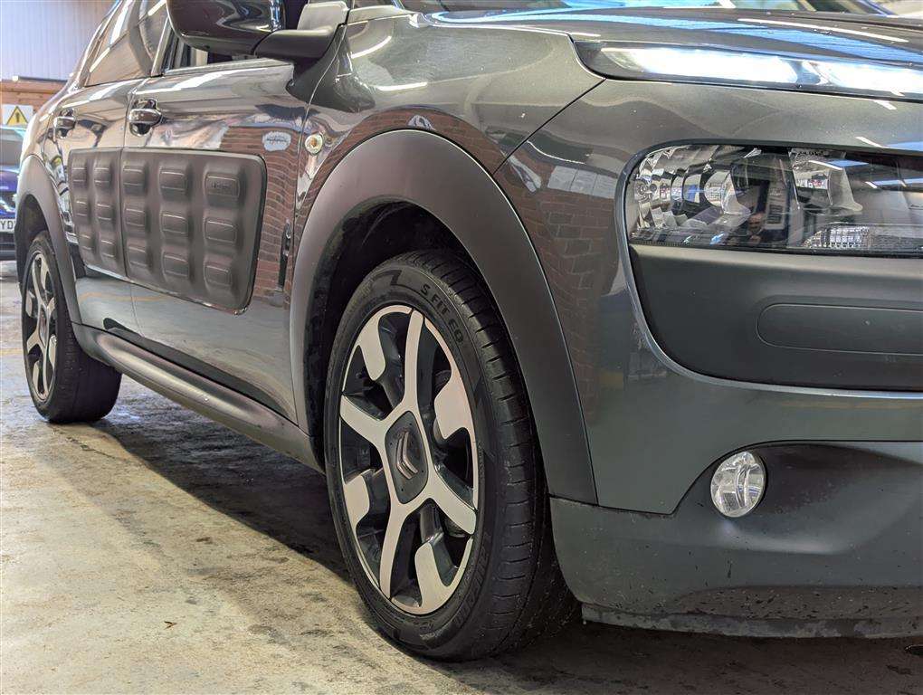 <p>2015 CITROEN C4 CACTUS FLAIR BLUEHDI</p>