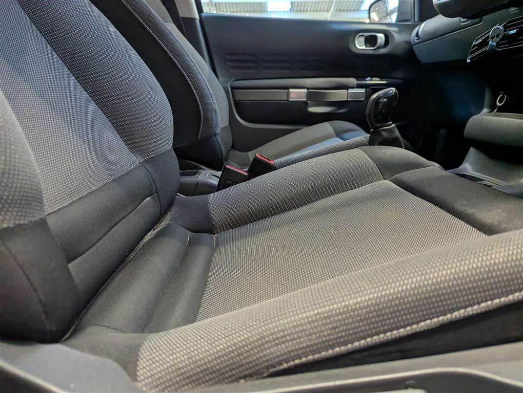 <p>2015 CITROEN C4 CACTUS FLAIR BLUEHDI</p>