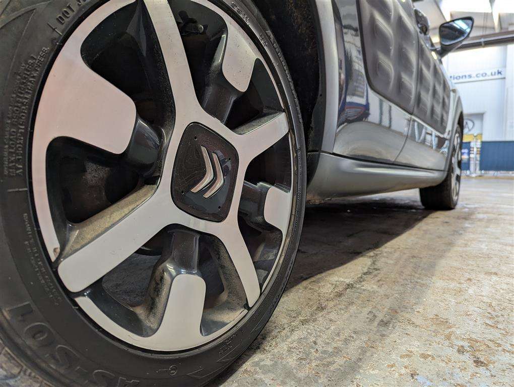 <p>2015 CITROEN C4 CACTUS FLAIR BLUEHDI</p>