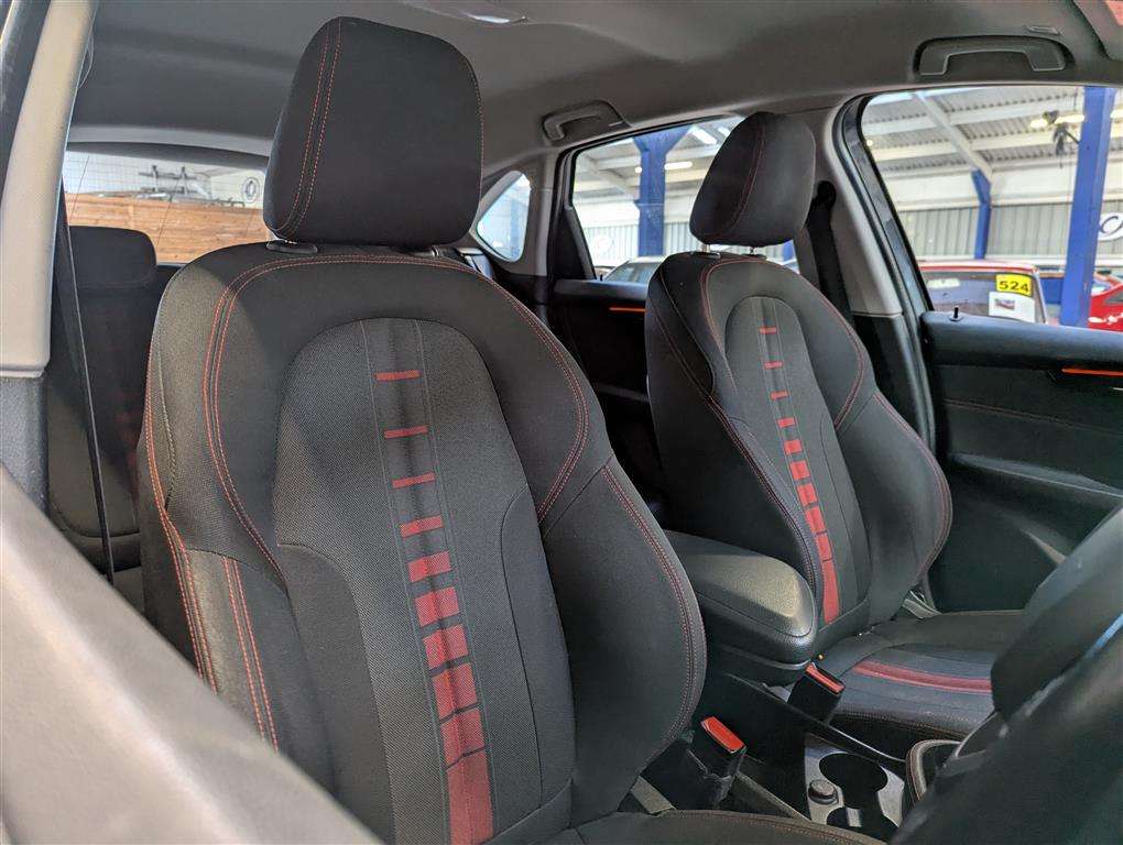 <p>2015 BMW 218I SPORT</p>