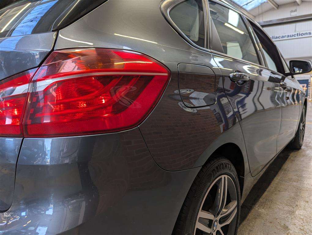 <p>2015 BMW 218I SPORT</p>