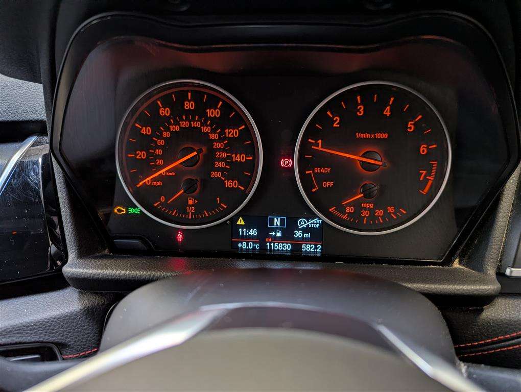 <p>2015 BMW 218I SPORT</p>